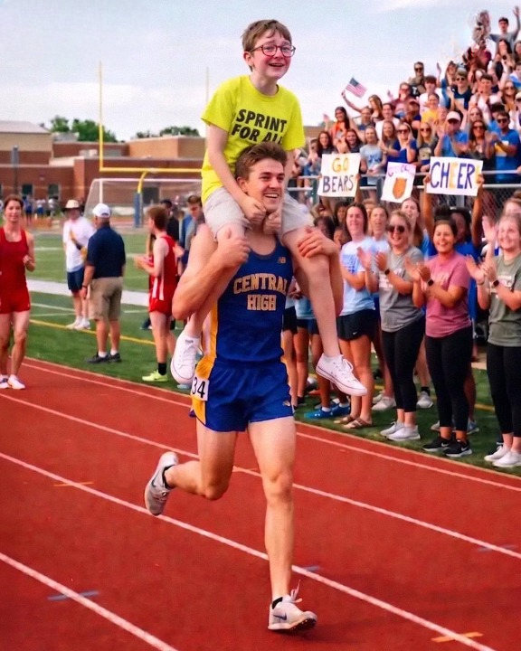 During a school race, my son carried a classmate who was unable to walk on his shoulders so he could participate, and afterward even gave him the first-place medal. But the next morning, we were called into the principal’s office, where we were told, “Do you realize what consequences this reckless action could have for your son?”