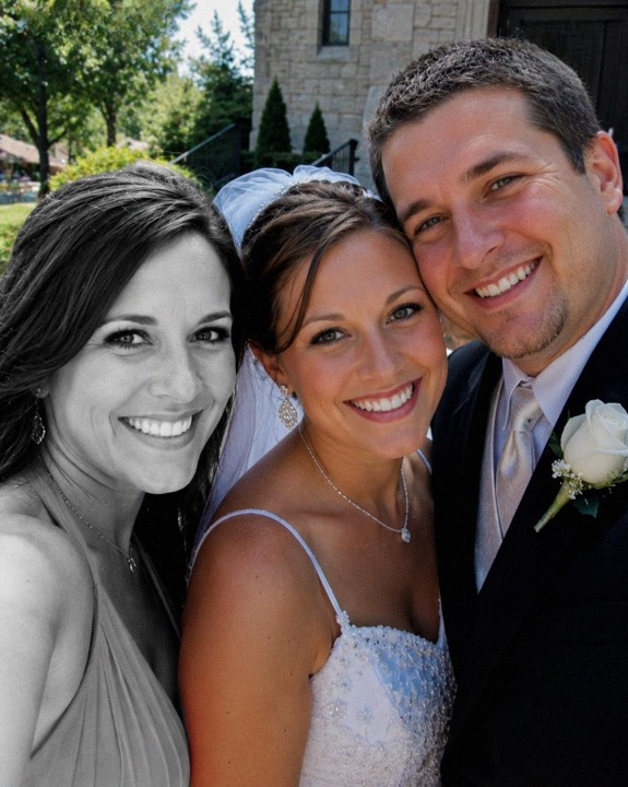 My sister died on my wedding day — and a week later, her coworker called saying, “She left a phone for you. You need to come right away.